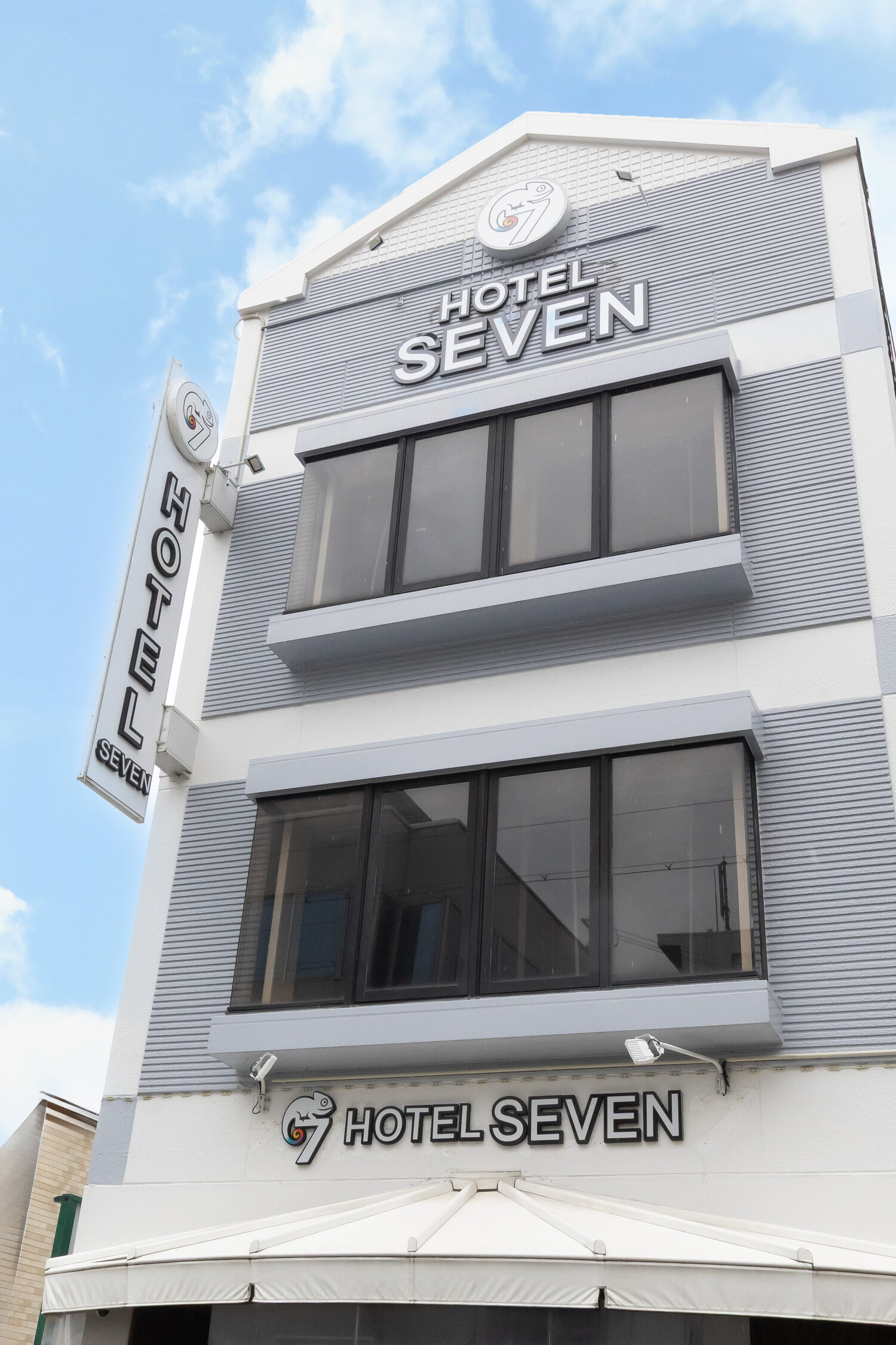 ホテルセブン外観